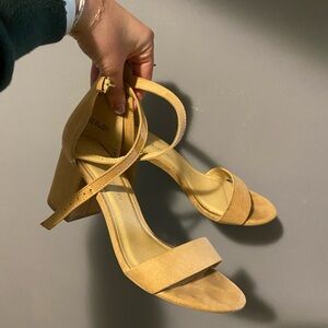 Elegant Tan Block Heel Sandals